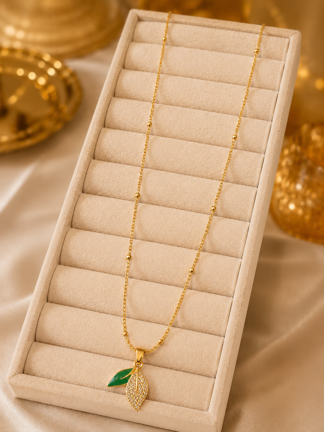 Leaf chain pendant