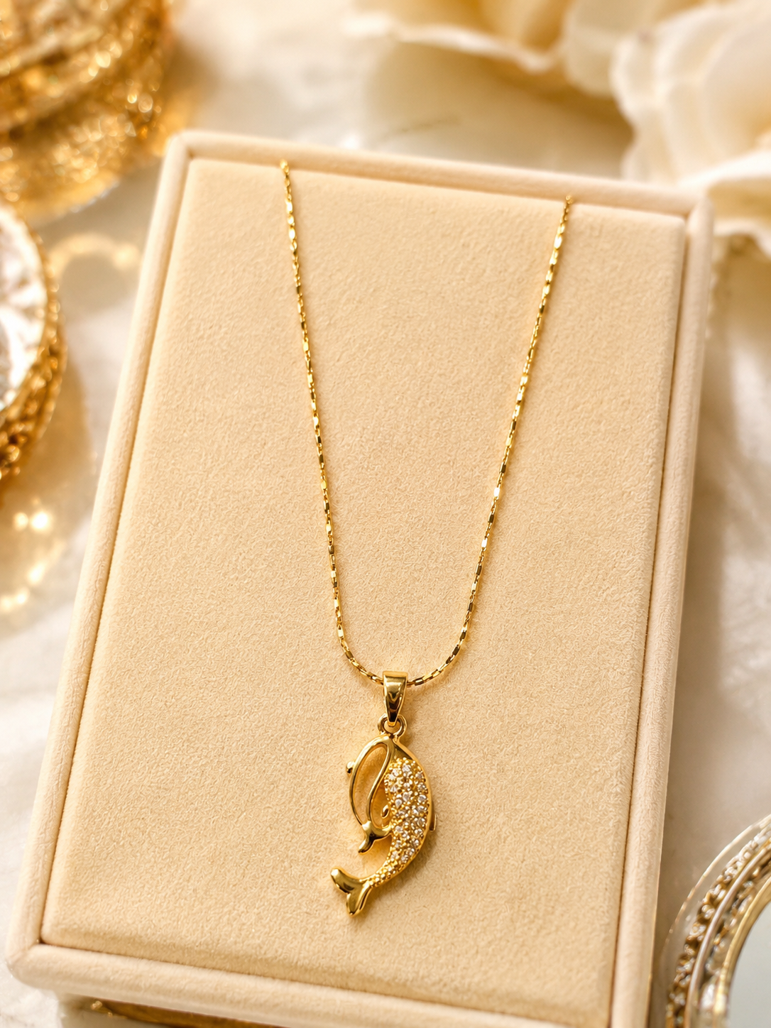 Aria chain pendant